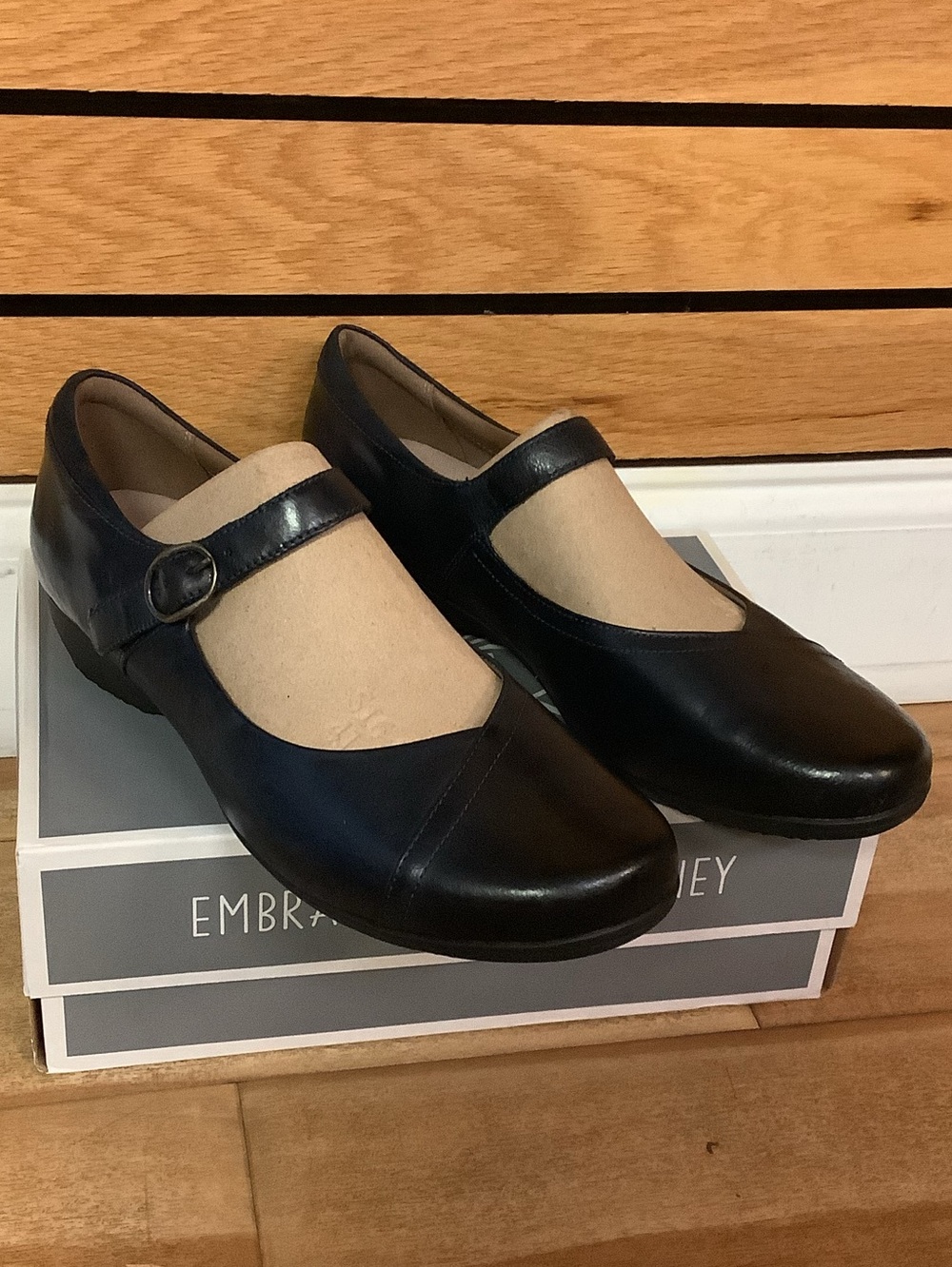 Dansko Fawna Burnished Calf Navy